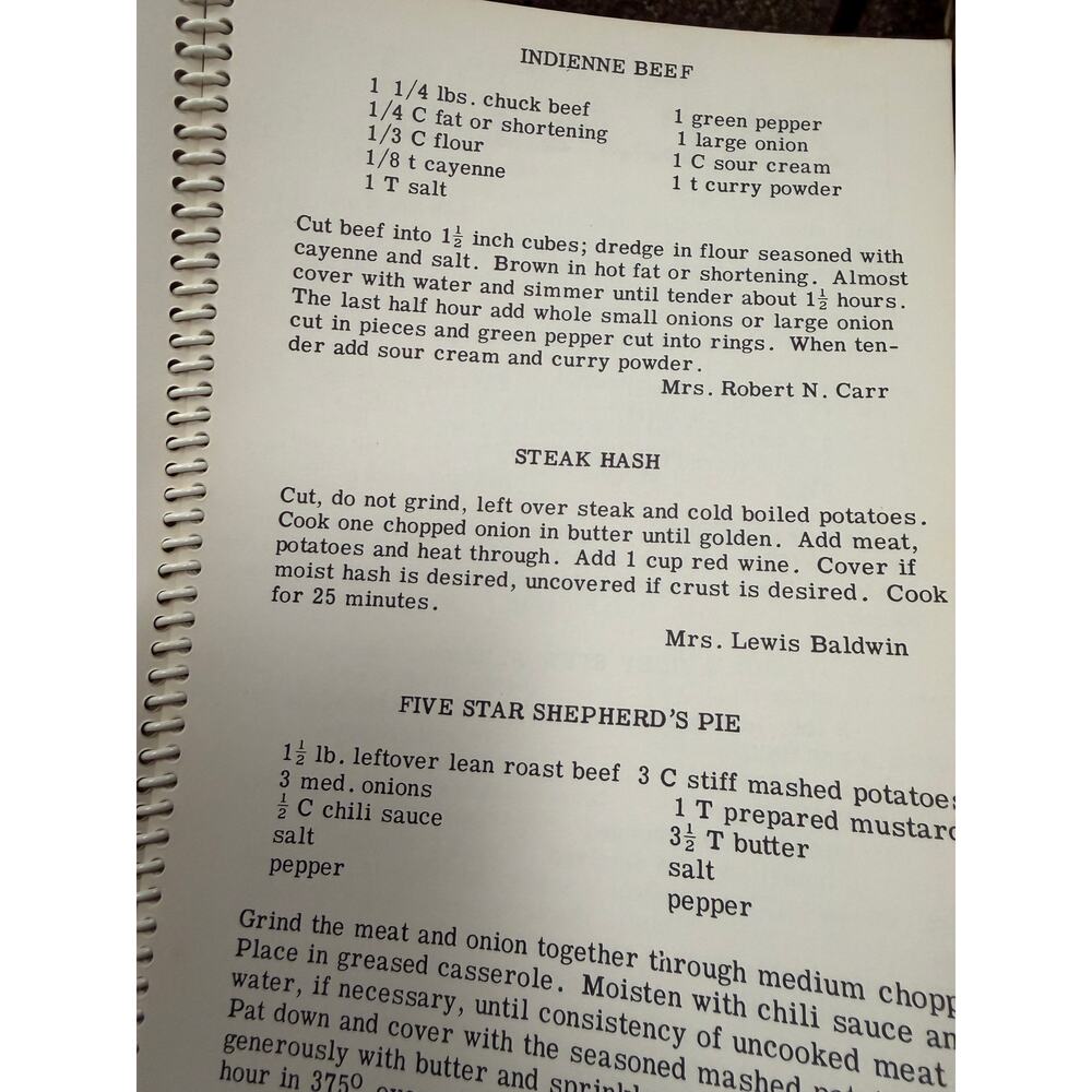 Vintage Gates Mills Ohio Cookbook Spiral Bound How To Cook a Fox Cover Recipes - Picture 3 of 12